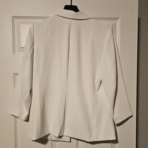 White Blazer - Picture 2 of 3
